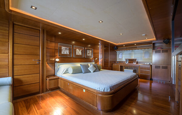 Annemarie CustomLine 97 Ferretti (17)