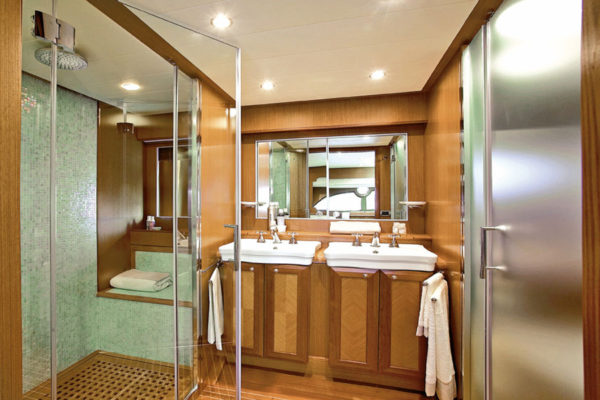 D64Masterbathroom
