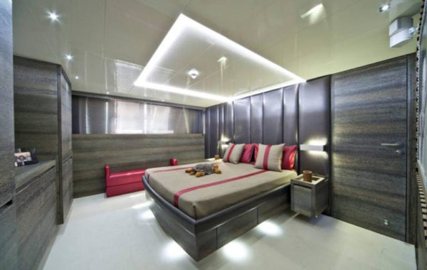 cerri_102_master_cabin-768x