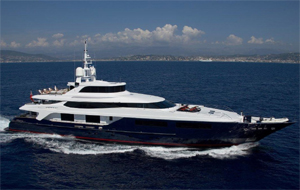 motor yacht navetta dislocante