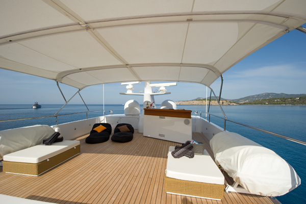 Semaya_navetta31_sundeck