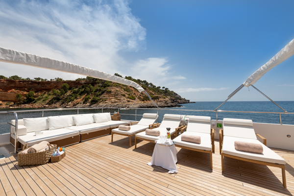 Semaya_navetta31_sundeck1