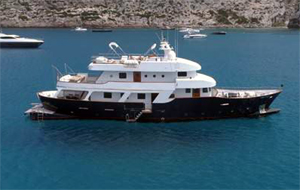 motor yacht navetta dislocante