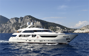 motor yacht navetta dislocante